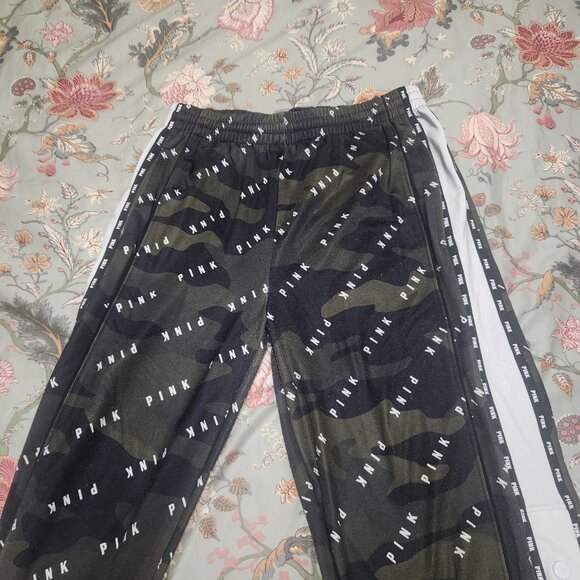 Pink Victoria's Secret Side Snap Pants Multi Color Camo Size Extra Small FINAL - Picture 2 of 7
